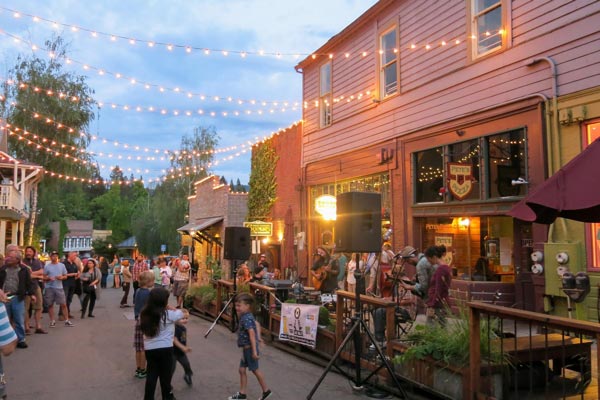 First Friday Artwalk in Nevada City: What to Expect and How to Enjoy It