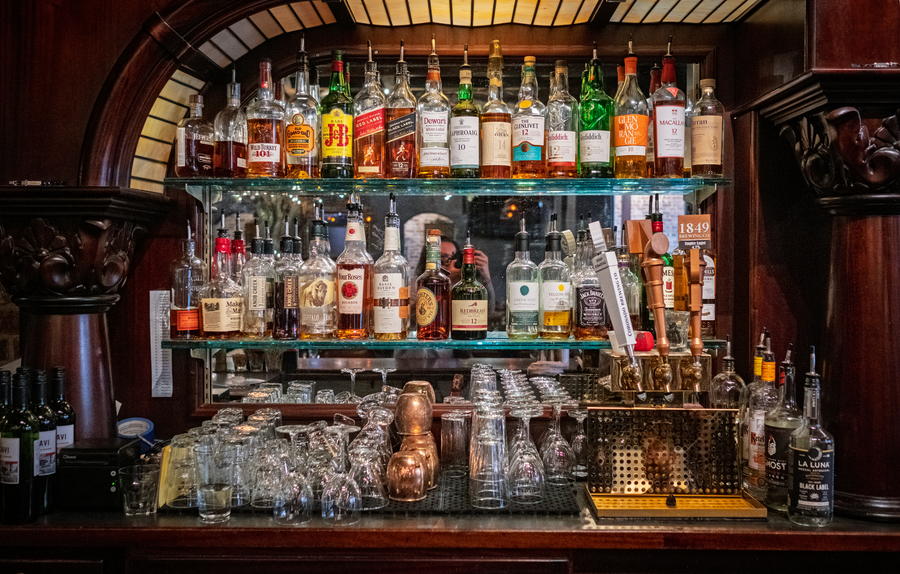 Sherwood Tavern bar